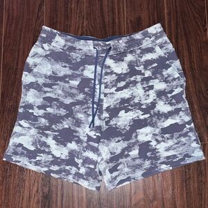 Lululemon women’s Loungeful high rise short